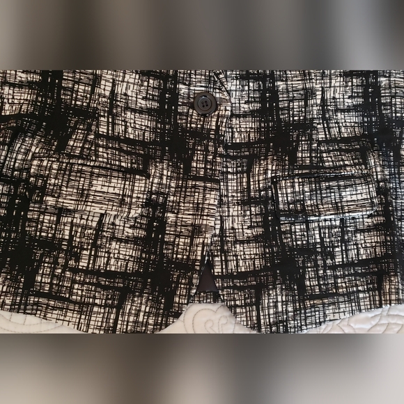 SOHO Apparel Ltd. B&W Blazer - Picture 10 of 10